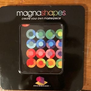 Magnashapes spinning circles